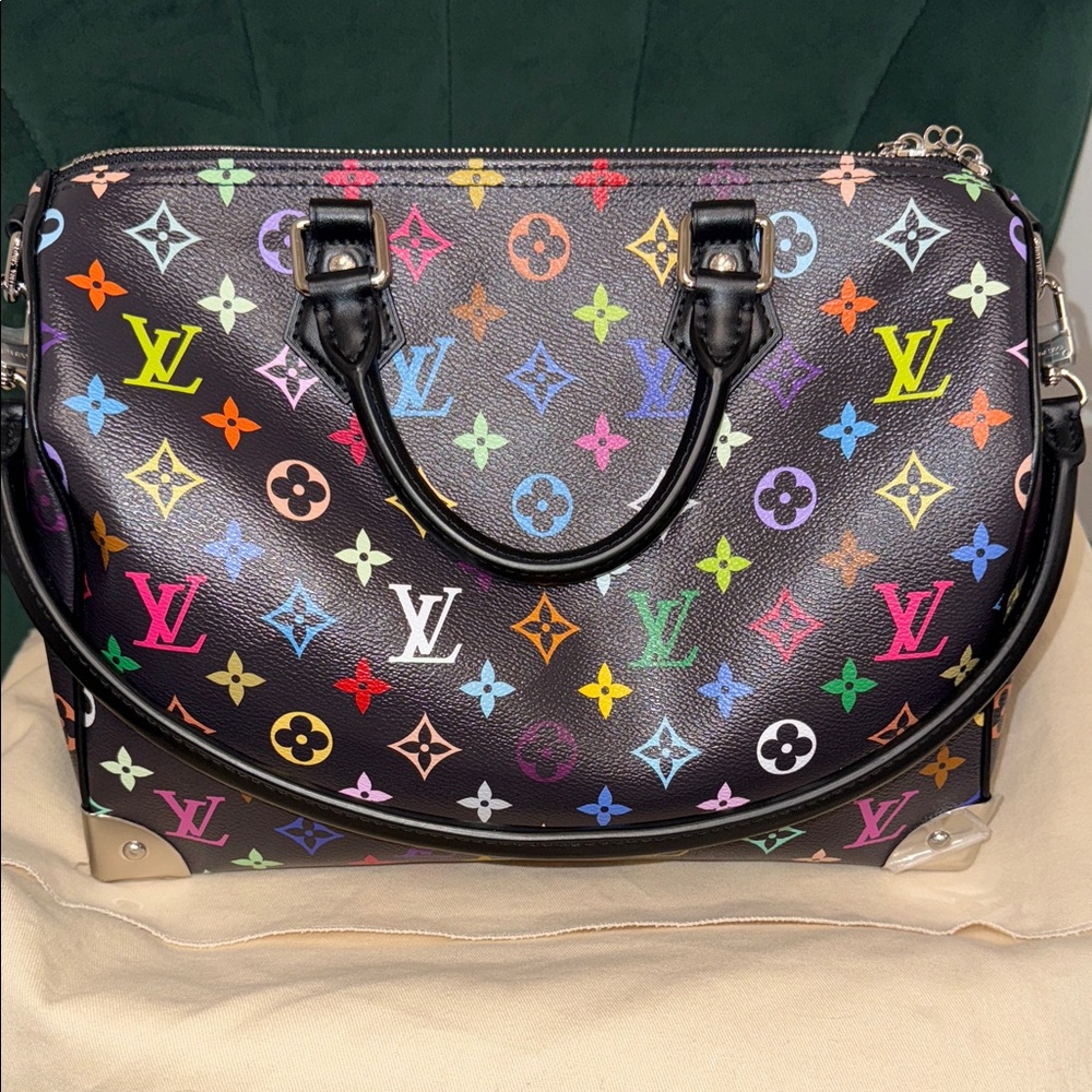 Louis Vuitton x Takashi Murakami Speedy Soft
30 Black Multicolored